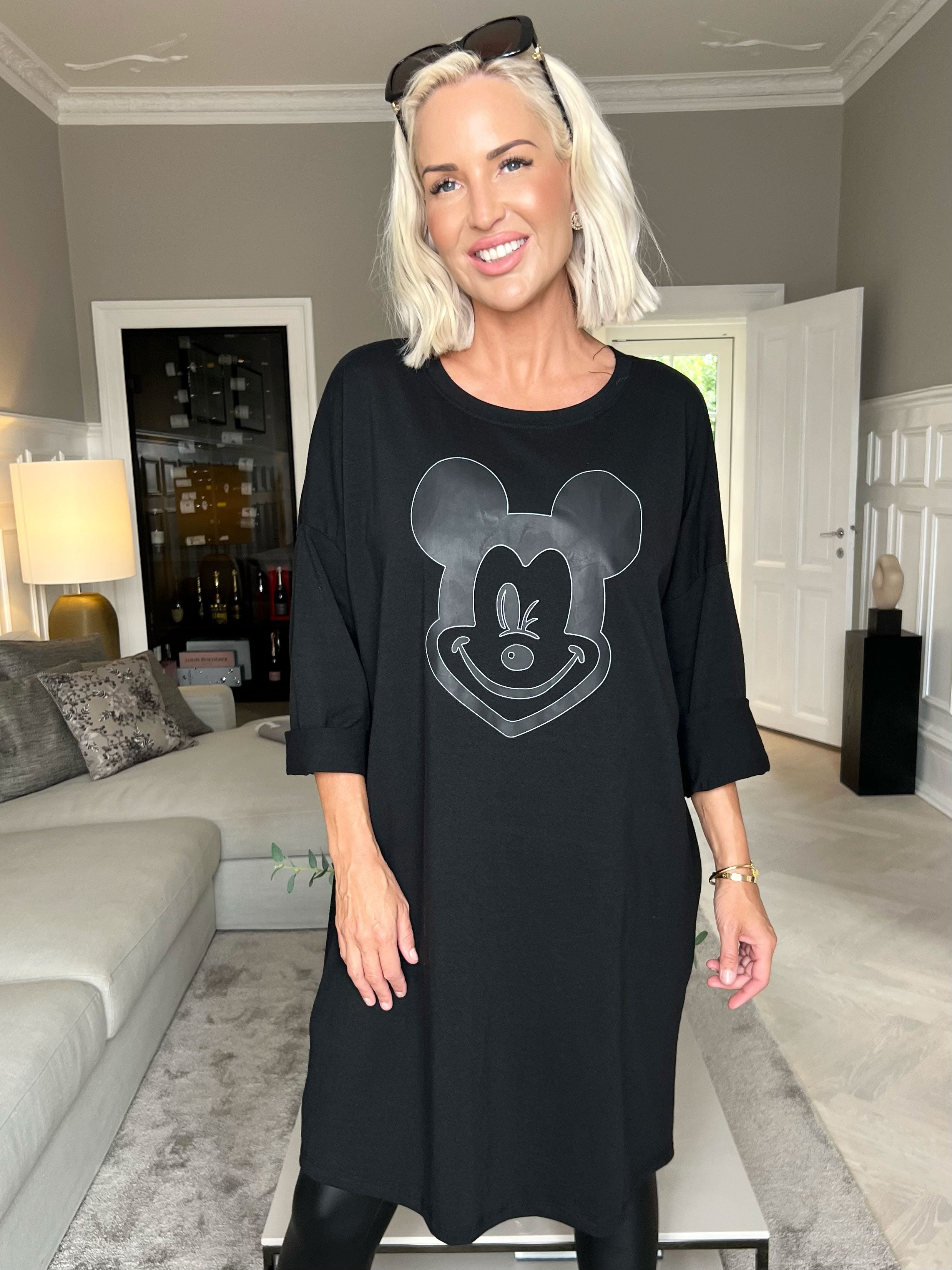 Amal - Lang kjole i bomuld med tryk foran